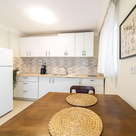 Central Apartment Near Popular Attractions In Antalya *
